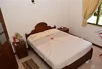 Hotel Vista Rooms Near Negombo Beach 9